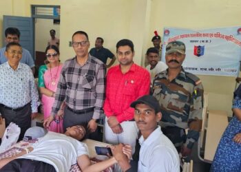 एनसीसी एवं राष्ट्रीय सेवा योजना इकाई द्वारा रक्तदान कार्यक्रम का आयोजन किया गया