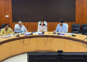 निर्वाचन से संबंधित सभी व्यवस्थाएं समयपूर्व सुनिश्चित करें – डॉ. सिडाना नोडल अधिकारियों की बैठक में कलेक्टर के निर्देश