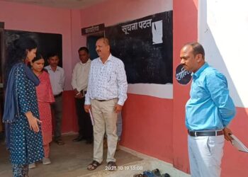 कलेक्टर डॉ. सलोनी सिडाना ने किया मतदान केन्द्रों का निरीक्षण