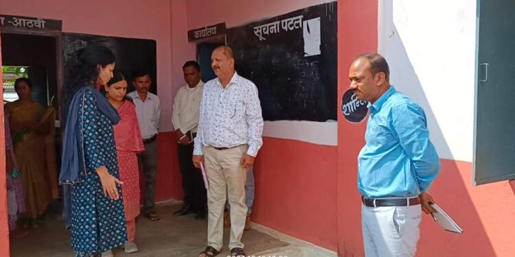 कलेक्टर डॉ. सलोनी सिडाना ने किया मतदान केन्द्रों का निरीक्षण