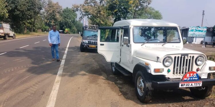 आदर्श आचरण संहिता के दृष्टिगत परिवहन जाँच दल ने की हर्रई-बटकाखापा मार्ग पर सभी छोटे-बड़े वाहनों की जाँच