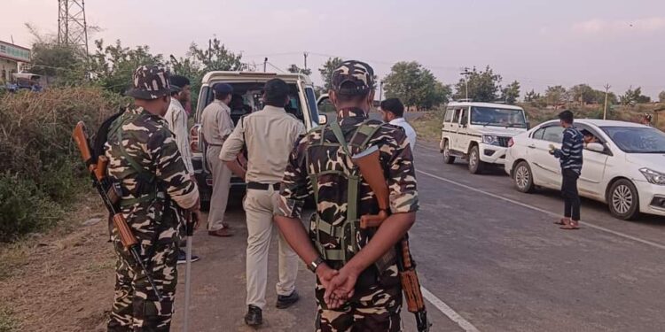 एक लाख रुपए की राशि जप्त करने की कार्यवाही