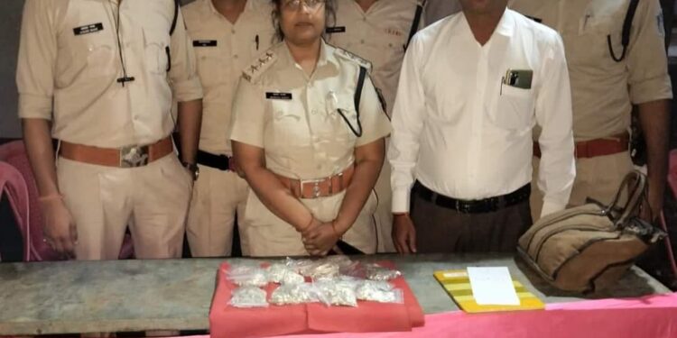 एसएसटी चेक पोस्ट खापा में ढाई किलो से अधिक की चाँदी ज़ब्त