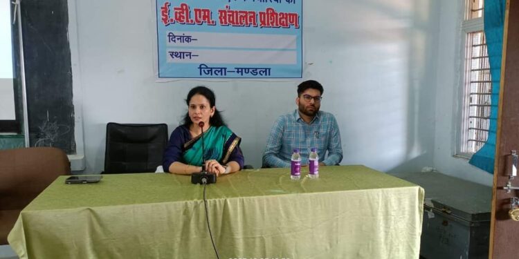 निर्वाचन को निष्पक्ष रूप से संपादित कराने में माईक्रो ऑब्जर्वर्स की भूमिका महत्वपूर्ण – डॉ. सिडाना माईक्रो ऑब्जर्वर्स का प्रथम प्रशिक्षण सम्पन्न