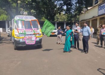 मतदाताओं को प्रेरित करने जागरूकता वाहन रवाना कलेक्टर डॉ. सलोनी सिडाना ने दिखाई हरी झंडी