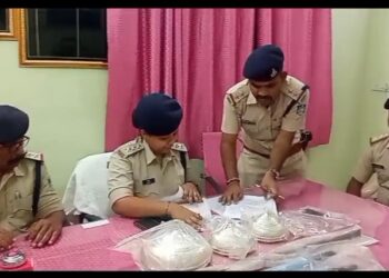 एसडीओपी बण्डा ने हीरापुर के मंदिर में हुई चोरी की घटना का खुलासा किया