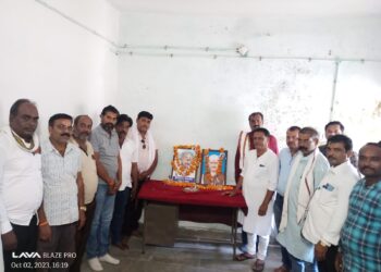 ब्लॉक कांग्रेस कमेटी ढीमरखेड़ा के तत्वाधान में महात्मा गांधी एवं लाल बहादुर शास्त्री जी की जयंती का कार्यक्रम आयोजित किया गया