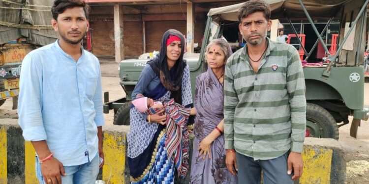 बेटी के प्रसव के बाद घर से निकाली गई महिला को न्याय दिलाने की गई कार्रवाई