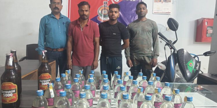 *डोंगरगढ अवैध रूप से शराब बिक्की करने वाले दो आरोपी के विरूध्द डोगरगढ़ पुलिस ने की कार्यवाही*
