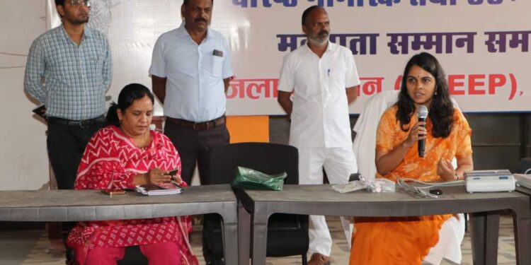 विधानसभा निर्वाचन के दृष्टिगत ईवीएम, आदर्श आचरण संहिता, एमसीएमसी के संबंध में मीडिया कर्मियों को दिया गया प्रशिक्षण