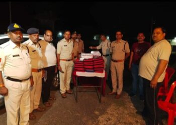 4 क्विटल 67 किलो चांदी के साथ एक कार थाना मालथौन पुलिस द्वारा जप्त