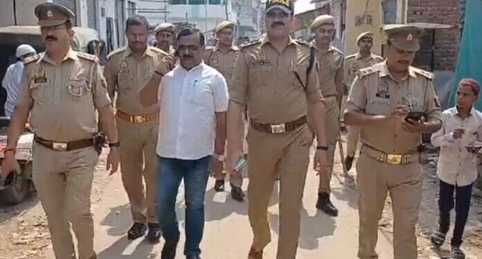 *जुमे की नमाज पर मस्जिदों पर अलर्ट, पुलिस प्रशासन ने अमन चैन बनाए रखने की अपील की*