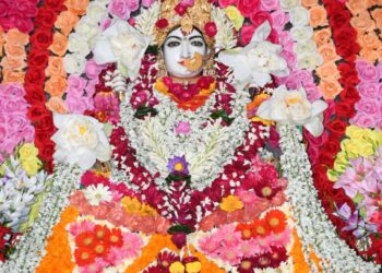 *मां त्रिपुरसुंदरी मैया का फूलों से हुआ दिव्य श्रृंगार*