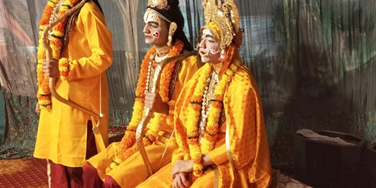 श्री रामलीला महोत्सव में दशरथ मरण केवट संवाद की लीला का मंचन किया गया