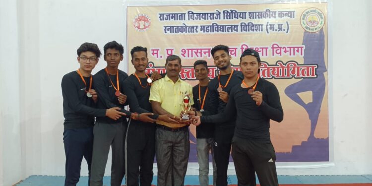 एन ई एस महाविद्यालय के छात्रों का राज्य स्तरीय योग में हुआ चयन।