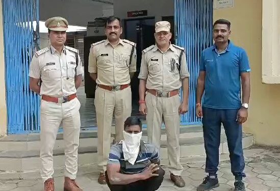 *कटनी विजयराघवगढ़ पुलिस ने नाबालिक बालिका के साथदुष्कृत्य के फरार आरोपी को 1100 किलोमीटर दूर ठाणे महाराष्ट्र से किया गिरफ्तार भेजा जेल*