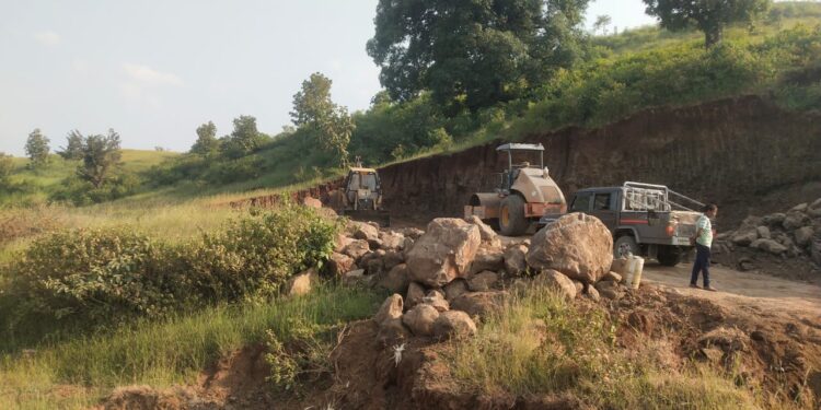 तामिया विकासखंड में चल रहा अवैध उत्खनन*