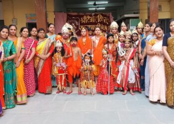 छोटे छोटे नन्हे कलाकारों ने रामायण मे भाग लिया श्री टैगोर विद्या मंदिर विधालय इटारसी