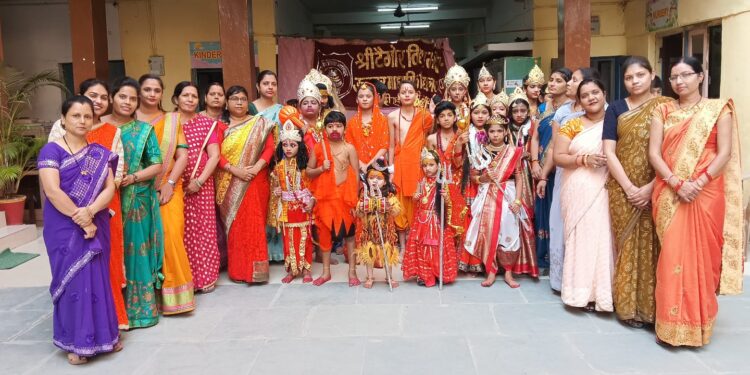 छोटे छोटे नन्हे कलाकारों ने रामायण मे भाग लिया श्री टैगोर विद्या मंदिर विधालय इटारसी