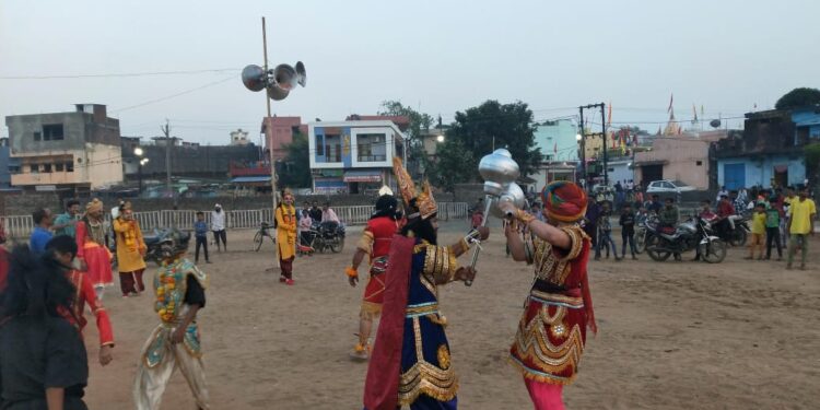 श्रीरामलीला महोत्सव 2023 लक्ष्मण शक्ति लीला का मंचन दशहरा मैदान पर हुआ