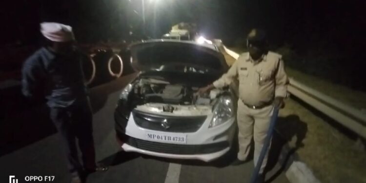 आरटीओ तथा एसडीओपी की रात्रिकालीन गस्त के दौरान चालानी कार्यवाही सहित तलाशी अभियान में 2 निजी वाहनों से 1- 1 लाख अवैध नगदी बरामद…. वीडियो