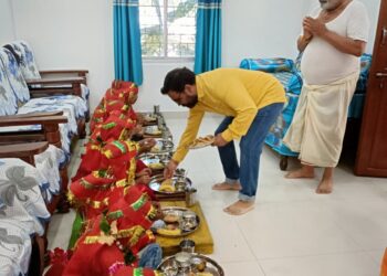*डोंगरगढ-दुर्गा नवमी पर समाज सेवी विष्णु लोधी ने कन्या पूजा कर लिया आशीर्वाद*