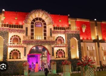 आचार संहिता का उलंघन करने पर पुलिस ने की कार्रवाई