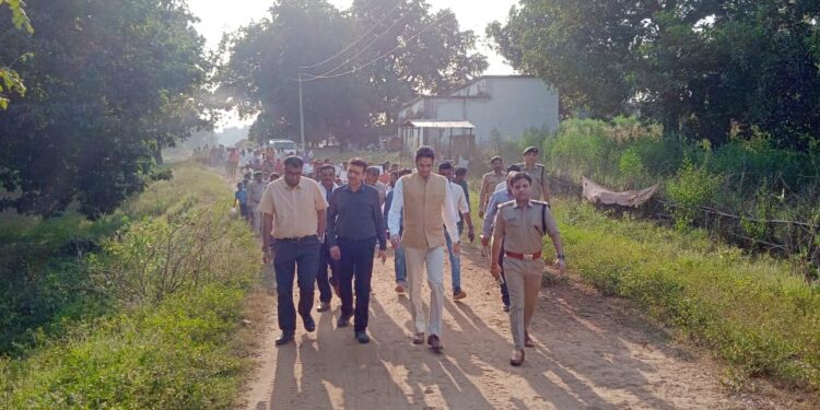 कटनी । ढीमरखेड़ा विकास खण्ड का शासकीय हाई स्कूल बिचुआ शुक्रवार को मतदाता जागरूकता अभियान के भव्य आयोजन का साक्षी बना