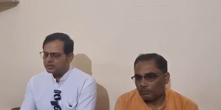 सिवनी मालवा में आम आदमी पार्टी को लगा झटका,प्रेसवार्ता में लगाए गंभीर आरोप,पार्टी पदाधिकारी सहित सैकड़ों कार्यकर्ता लेंगे सदस्यता