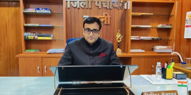 *अवकाश के दिनों में 80 लोकसेवक करेंगे निर्वाचन संबंधी दायित्वों का निर्वहन*  *जिला पंचायत के सीईओ श्री गेमावत ने जारी किया आदेश*