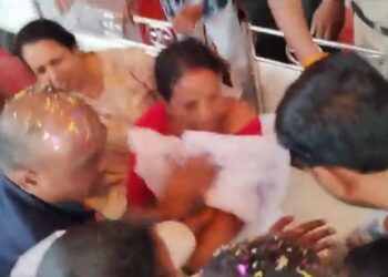 जन आक्रोश यात्रा कार्यक्रम में मंच पर भिड़ गईं कांग्रेस नेत्री,दो कांग्रेस नेत्रियों के बीच जमकर हुई झड़प