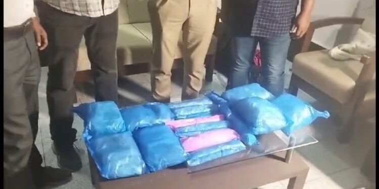 जीआरपी ने एक व्यापारी के पास से जब्त की 15 लाख की 33 किलो चांदी