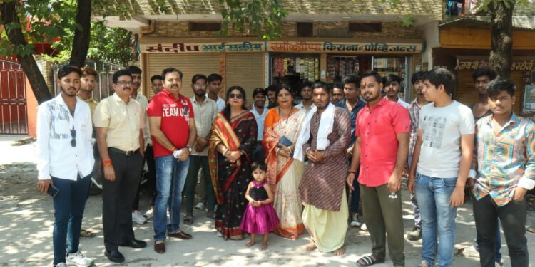 महापौर श्रीमति प्रीति संजीव सूरी ने 6 वार्डों में लगभग 1 करोड 65 लाख के विकास कार्यो की सौगात दी  महापौर ने निगम अध्यक्ष मनीष पाठक क्षेत्रीय पार्षद की उपस्थिति में वार्ड के वरिष्ठ नागरिको से कराया भूमि पूजन