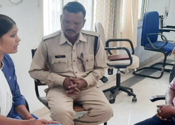 जबलपुर के खनिज कार्यालय में लोकायुक्त का छापा, होमगार्ड सैनिक और ड्राइवर 12 हजार की रिश्वत लेते गिरफ्तार,