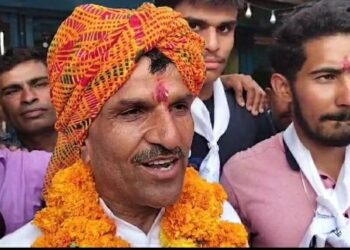 बाहरी प्रत्याशी को बाहर करो के निर्दलीय प्रत्याशी जनसंपर्क लगें नारे…देखे VIDEO