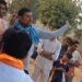 कृषि मंत्री कमल पटेल को जनता के विरोध का सामना करना पड़ा..गुस्से में खुद ही बोल दिए कि कांग्रेस को वोट दे देना…मतदाता तो केवल बेहाली बता रहा था और यही बोला नेता जी जुबान से नही होता, करना पड़ता है।….क्या सही बात बोली देखे VIDEO
