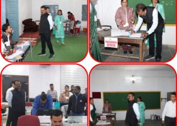 कलेक्टर एवं जिला निर्वाचन अधिकारी श्री पुष्प और पुलिस अधीक्षक श्री वर्मा ने किया जिला स्तरीय वेबकास्टिंग सीसीटीवी कंट्रोल रूम, कम्यूनिकेशन कक्ष, जीपीएस कंट्रोल रूम आदि का निरीक्षण  मतदान केन्द्रों का भी किया गया औचक निरीक्षण