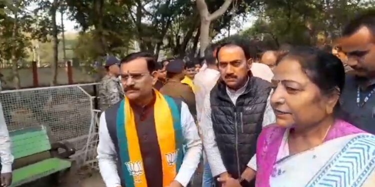 छतरपुर में राजनीतिक हत्या का मामला गरमाया, बीजेपी प्रदेश अध्यक्ष वी डी शर्मा की शिकायत पर कांग्रेस विधायक नाती राजा और उनके सहयोगियों पर हत्या के प्रयास का मामला दर्ज