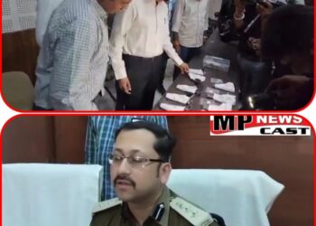 इंदौर पंजाब से आए पांच बदमाशों को क्राइम ब्रांच ने किया गिरफ्तार, कार से मिली 12 देशी पिस्तौल, हत्या का बदला लेने के लिए खरीदे थे हथियार