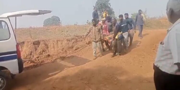 ज़िले में अवैध उत्खनन रोकने गए पटवारी को रेत माफिया ने ट्रेक्टर से कुचला, पटवारी प्रसन्न सिह बघेल की मौके पर मौत