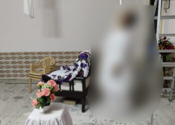 ब्रह्माकुमारी आश्रम में 2 सगी बहनों ने की आत्महत्या  आत्महत्या से पहले आश्रम के व्हाट्सएप पर भेजे सुसाइड नोट  4 कर्मचारियों पर लगाए गंभीर आरोप