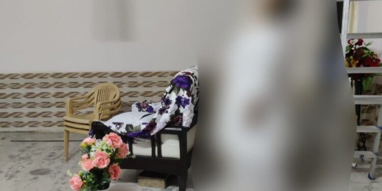 ब्रह्माकुमारी आश्रम में 2 सगी बहनों ने की आत्महत्या  आत्महत्या से पहले आश्रम के व्हाट्सएप पर भेजे सुसाइड नोट  4 कर्मचारियों पर लगाए गंभीर आरोप