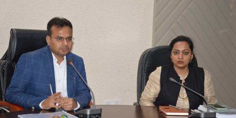 मतगणना में हो पूरी पारदर्शिता चूक की कोई गुंजाईश न रहे कलेक्टर ने रिटर्निंग अधिकारियों को दिये निर्देश
