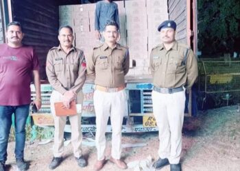 मालथोन पुलिस ने पकड़ी भारी मात्रा में अवैध शराब  पुलिस अधीक्षक ने दिए थे अवैध शराब बिक्री एवं परिवहन पर रोक लगाने एवं कार्यवाही करने हेतु आदेश