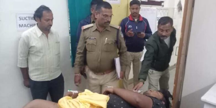 नकाबपोश बदमाशों ने युवक को मारी गोली