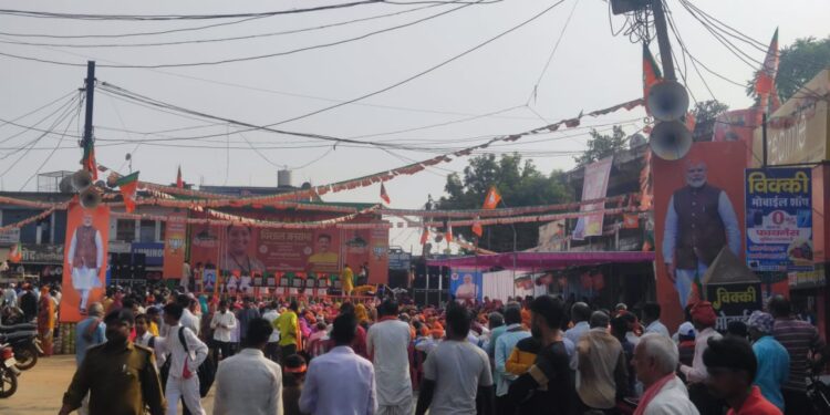 आदर्श आचार संहिता के उल्लघन करने पर हुई एफ.आई.आर.