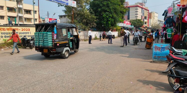 बिना सीट बेल्ट या हेलमेट लगाए वाहन चलाने वालो की खैर नहीं, यातायात पुलिस की कार्यवाही जारी,दो दिवस में 151 वाहनों का चालान कर 53900 का जुर्माना वसूला