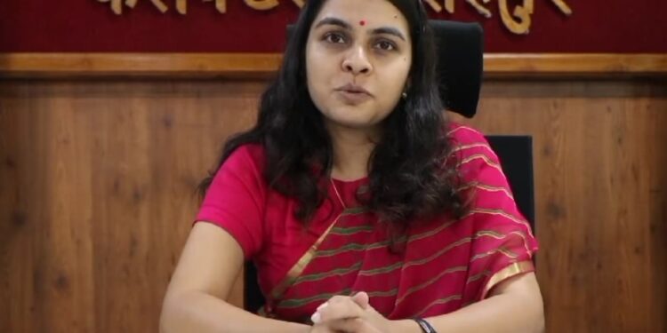 जिला दंडाधिकारी सुश्री ऋजु बाफना ने दंड प्रक्रिया संहिता 1973 की धारा 144 (1) के अंतर्गत नरसिंहपुर जिले की राजस्व सीमाओं में प्रतिबंधात्मक आदेश जारी किया
