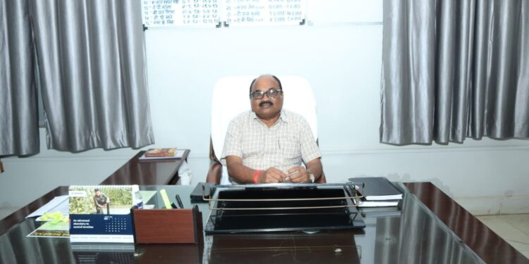 चेक पोस्ट नाका से अनुपस्थित शिक्षक रिजवान हसन खान को निगमायुक्त ने किया निलंबित