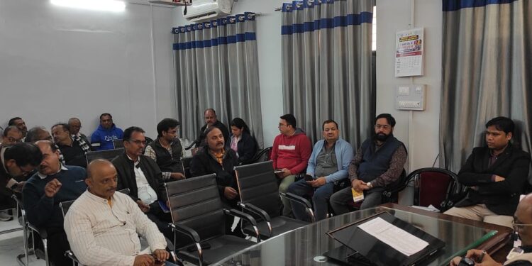 मतगणना स्थल कृषि उपज मंडी में समुचित व्यवस्था के निर्देश नगर निगम आयुक्त ने बैठक में अधिकारियों कर्मचारियों को सौंपी जिम्मेदारी